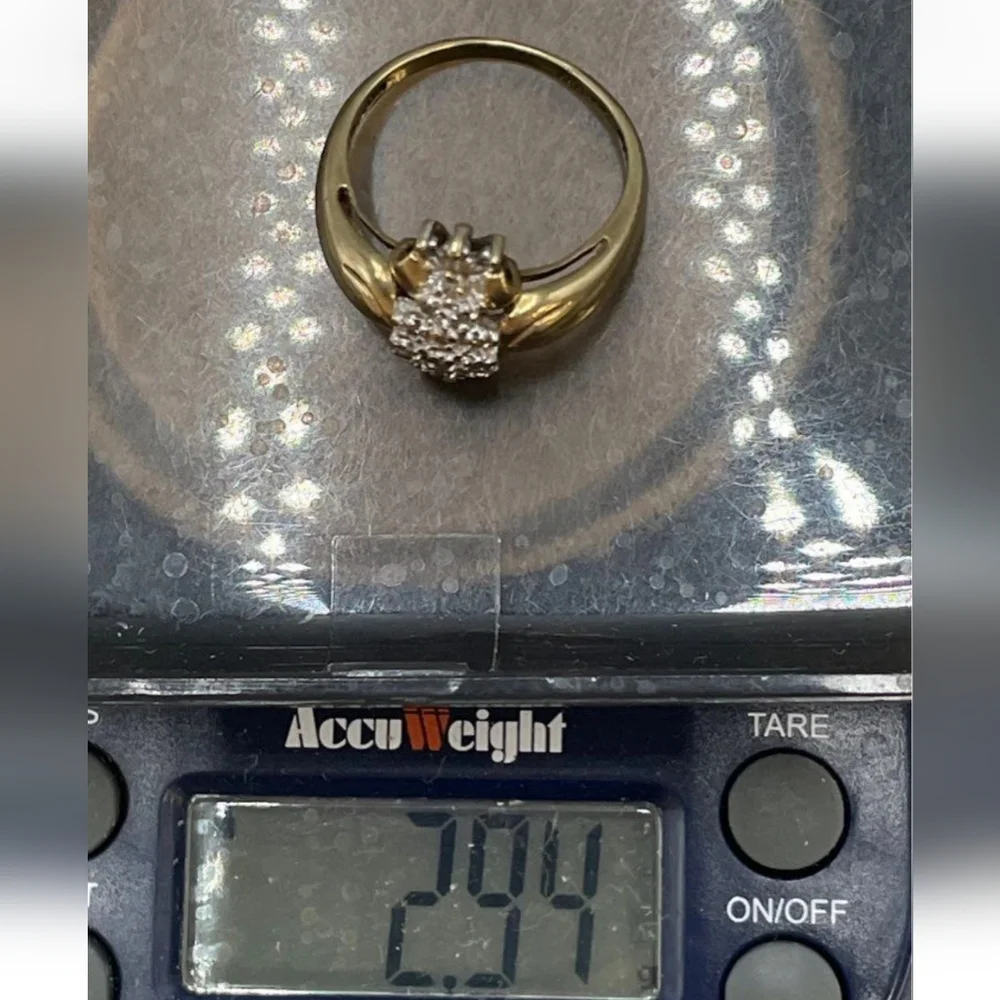 10K Solid GOLD GENUINE DIAMOND Cluster Ring